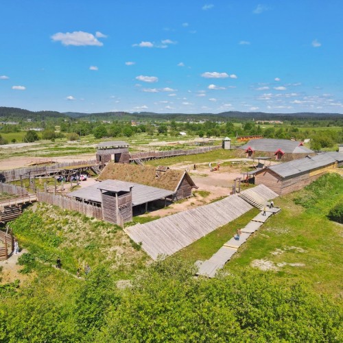 Разные эпохи Карелии — из Санкт-Петербурга