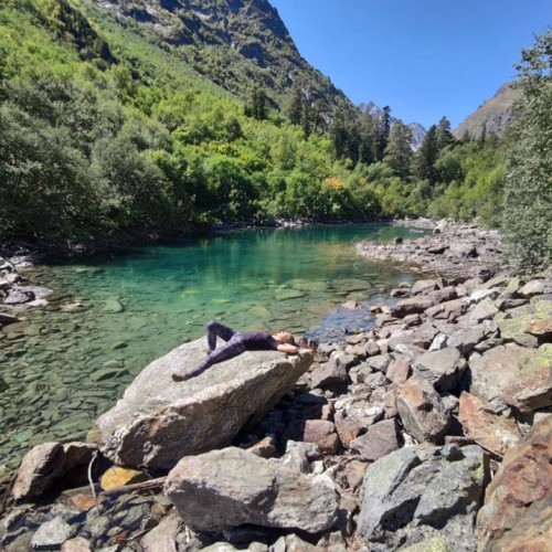 Лёгкий треккинг в горах Домбая с комфортом