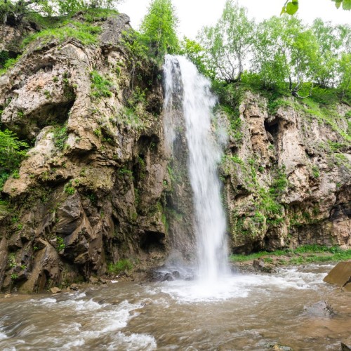 Из Кисловодска — к «водопадам, что пахнут медом»!