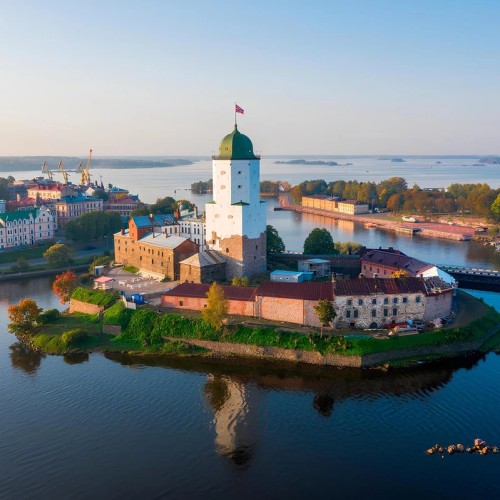 Выборг: замок, гранит и ветер с Финского залива