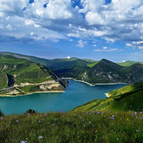 Индивидуальное автопутешествие к сокровищам Чечни: от мечетей до озера, водопадов и башен