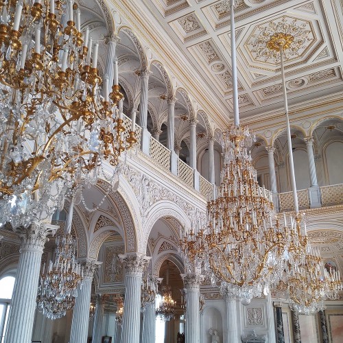 Знакомство с коллекцией Эрмитажа в мини–группе (билеты включены)