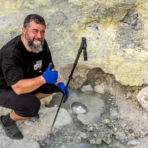 На Кунашир за вулканическими пейзажами: активное путешествие на внедорожнике в мини-группе