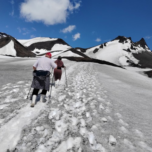 По Камчатке на джипе и снегоходах: индивидуальная поездка к вулканам, источникам и океану