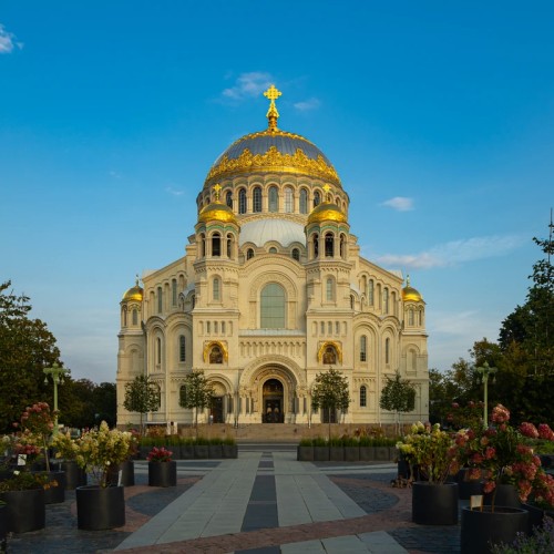 Мегатур 2 в 1: в Кронштадт и Петергоф по воде на скоростных судах
