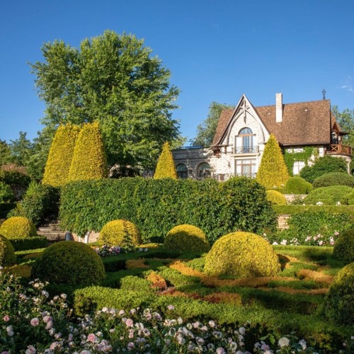 Из Москвы в Великие Луки на выходные с посещением усадеб и мини-концертом