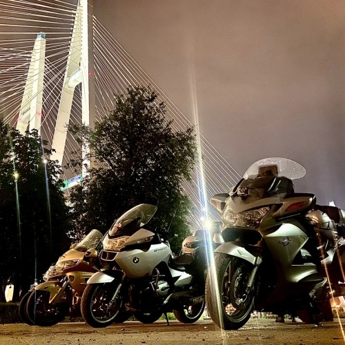 На мотоцикле по вечернему Питеру или к разводным мостам!