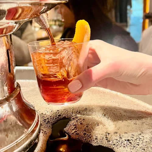 По скрытым и уникальным барам Петербурга (18+)