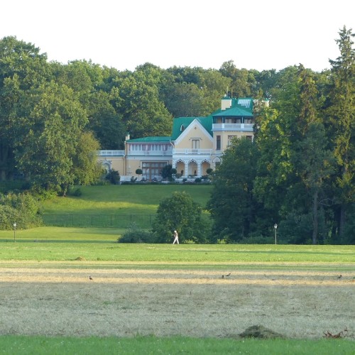 Атмосферная Александрия в Петергофе: когда фонтаны уже посмотрели