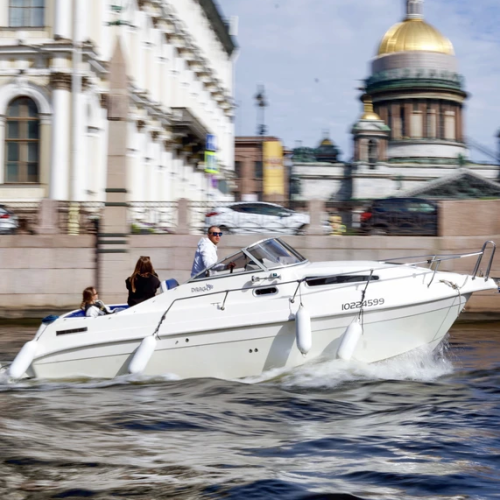 Сердце Петербурга: прогулка на катере по рекам и каналам города