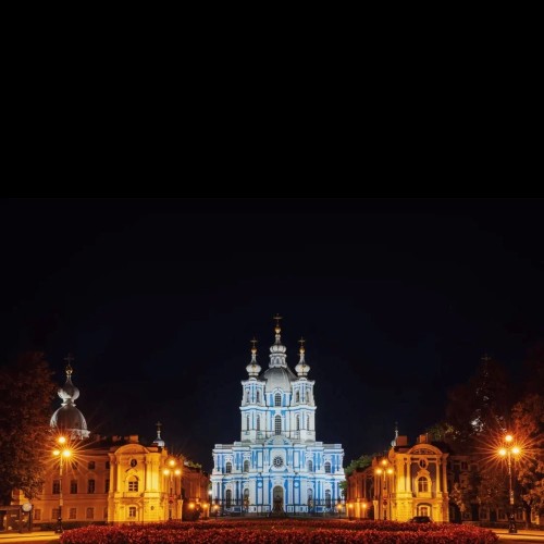Александро-Невская лавра и Смольный собор — архитектурные жемчужины Петербурга