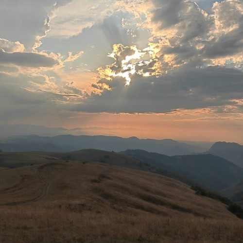 Если с другом вышел в путь: треккинги в Архызе в компании маламута (в мини-группе)