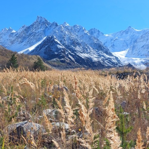 Треккинг в Чегемском ущелье без рюкзаков с проживанием в гостевом доме (всё включено)