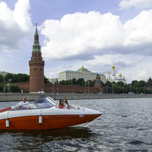 Большое путешествие по Москве-реке на катере