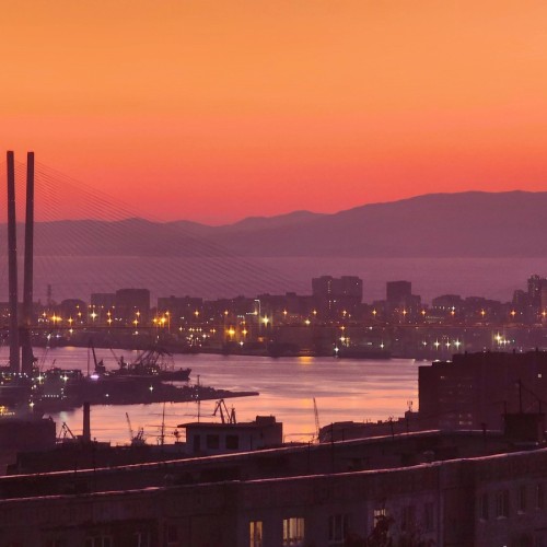 Романтика ночного города — по Владивостоку на машине