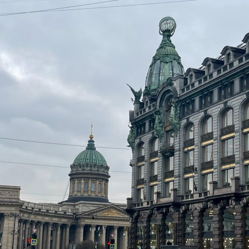 Трансфер из аэропорта или вокзала с обзорной экскурсией по Петербургу