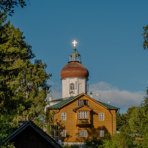 Путешествие на Соловки: погружение в историю, прогулки на катере, лодке и пешком