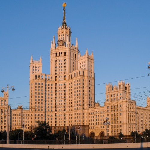 Высотка на Котельнической и чаепитие с видом на Кремль