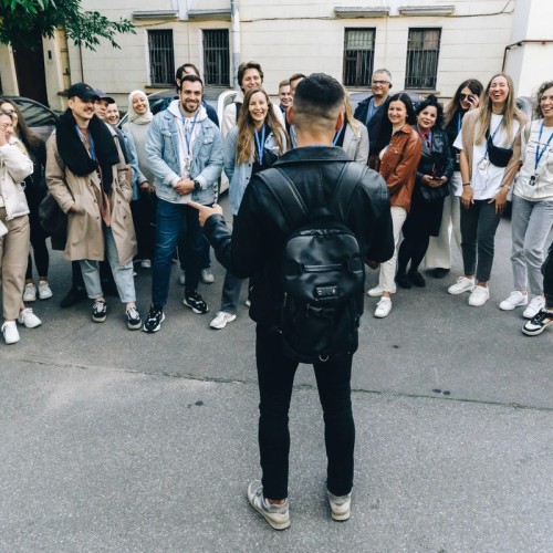 Стендап-экскурсия по Петербургу