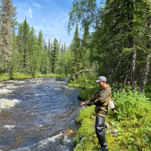 Богатство Байкала: рыбалка на реках и в диких местах на озере с катера