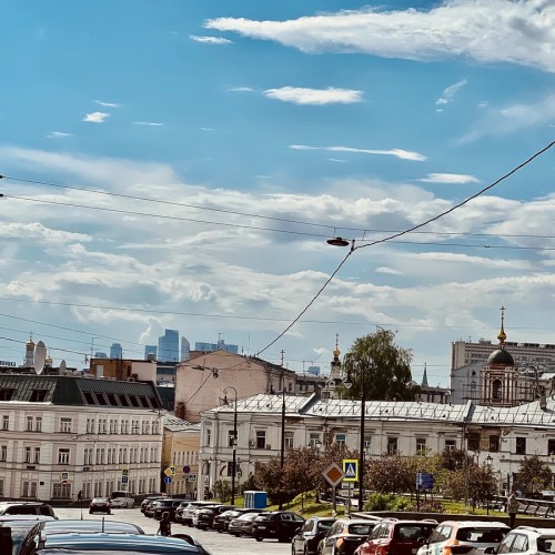 Неожиданная Москва: прогулка по дворикам и переулкам с загадками и полароидом