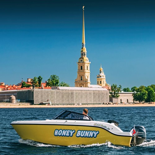 На красивом катере по Петербургу: индивидуальная прогулка