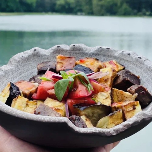 На Кавказ со вкусом и только в своей компании: национальные блюда в горах, Шато Эркен и конный клуб