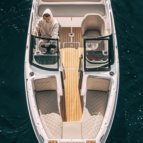 На красивом катере по Петербургу: индивидуальная прогулка