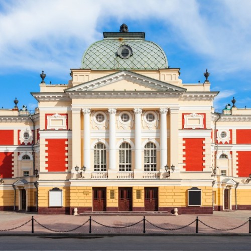 С семьёй на Байкал: знакомство с Листвянкой, этнографический музей и время на отдых