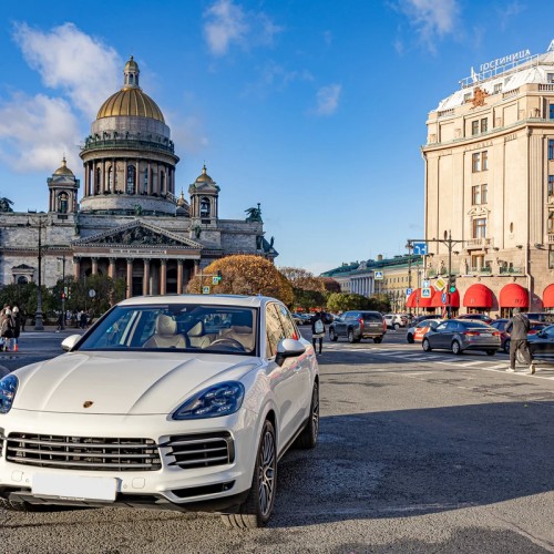 Петербург на Porsche Cayenne с панорамной крышей