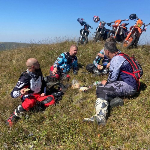 Индивидуальная поездка из Сочи: на пикапе в Геленджик и на эндуро к сухогрузу «Рио»