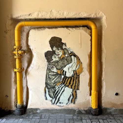 От парадных до стрит-арта: по знаковым местам Петербурга на авто премиум-класса