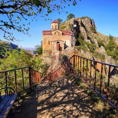 Лёгкий треккинг в горах Домбая с комфортом