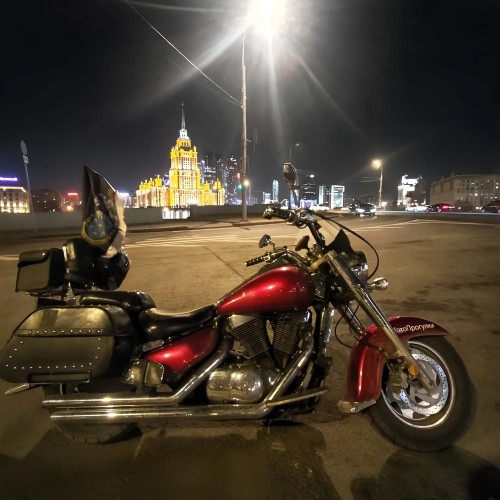 Все высотки Москвы — на мотоциклах (круглый год)