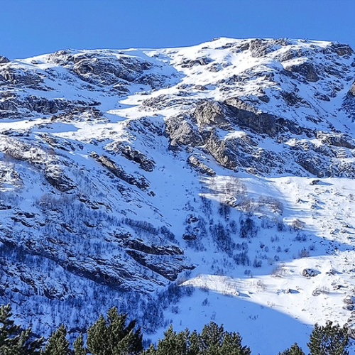 В снежную Верхнюю Балкарию на новогодние праздники: треккинг налегке с проживанием в гостинице