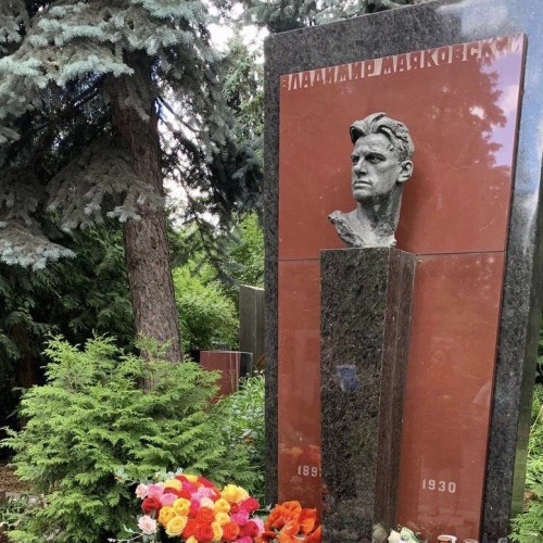 Любовь и трагедии Новодевичьего кладбища