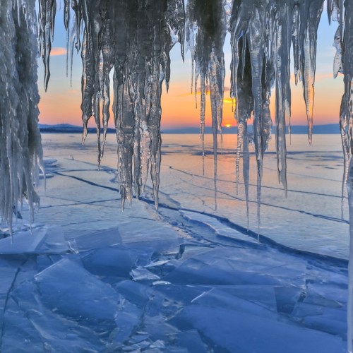 Персонально на джипах с тревел-фотографом без экскурсий: Ольхон и Огой в объятиях льда