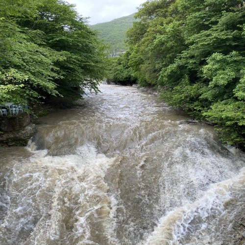Из Дербента — к Хучнинскому водопаду и древней крепости