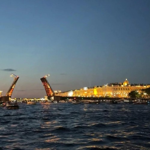 Магия петербургской ночи на катере