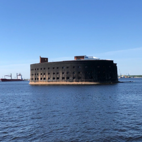 Небоскрёбы и крепости: от Лахта Центра до Кронштадта