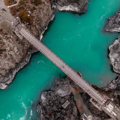 Тур на Алтай с фотографом: эстетичные кадры, съёмки с реквизитом, глэмпинги и топовые места