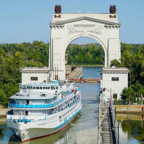 В город-герой Волгоград на День Победы: путешествие на поезде из Москвы