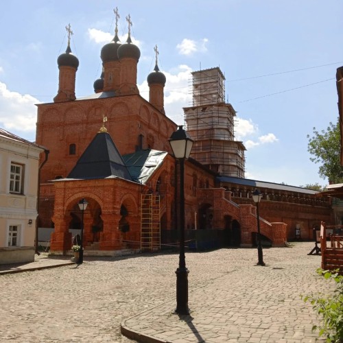 Крутицкое подворье — уголок старой Москвы