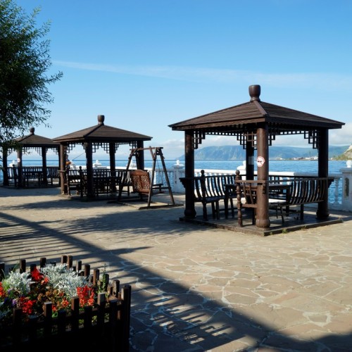 У берегов Байкала: экскурсии и отдых в Листвянке