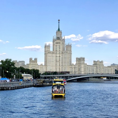 Экскурсия по Москве-реке на роскошном корабле