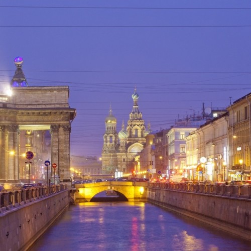 Часовня Ксении Петербургской и Александро-Невская лавра