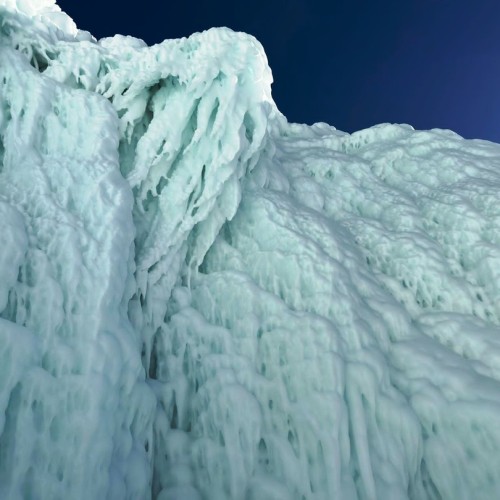 Побережье Прибайкальского национального парка зимой в мини-группе