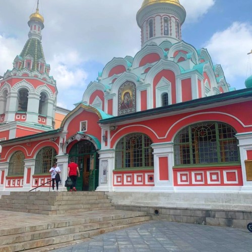 На автобусе — по красавице Москве