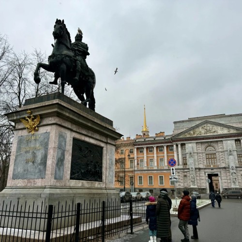 В лабиринтах души: Петербург Достоевского