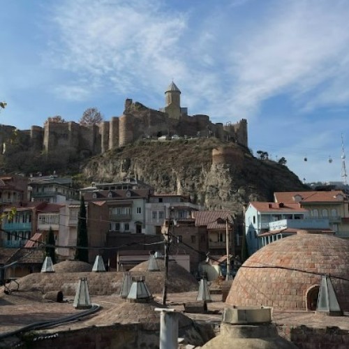 Неделя в окружении гор: башни Ингушетии, тёплая атмосфера Грузии и уют Владикавказа